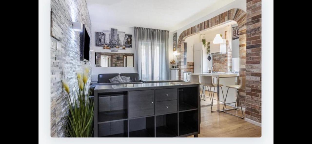 Queen East Verona Apartments מראה חיצוני תמונה