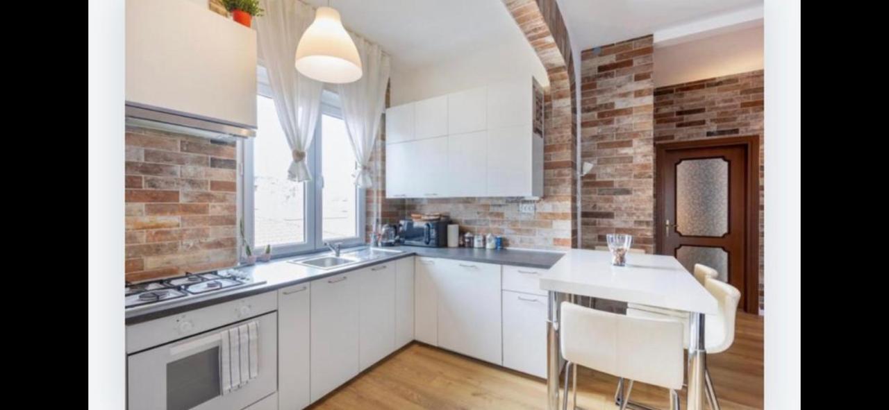Queen East Verona Apartments מראה חיצוני תמונה