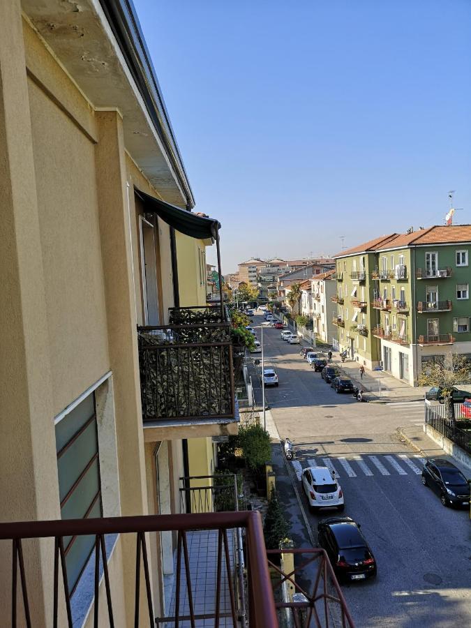 Queen East Verona Apartments מראה חיצוני תמונה
